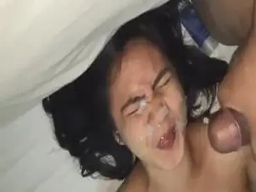Mahasiswi Cantik Pasrah Servis Kasur Crot Muka